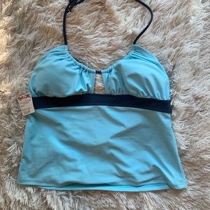 NWT under armor workout top tied neck padded